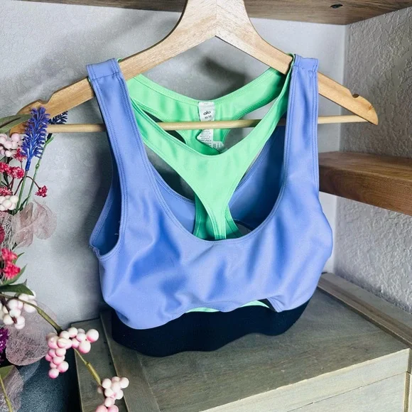 Alo Yoga Airlift Cut Out Bra • 80’s Style • Color Block • Sz M - Picture 3 of 6
